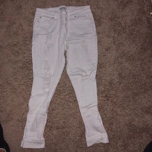 White distressed jeans